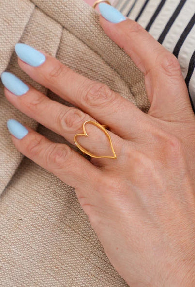 Gold heart ring