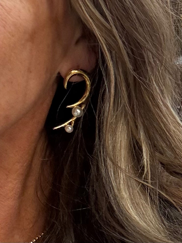 Antler heart shape w/ pearl