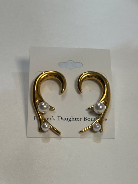 Antler heart shape w/ pearl